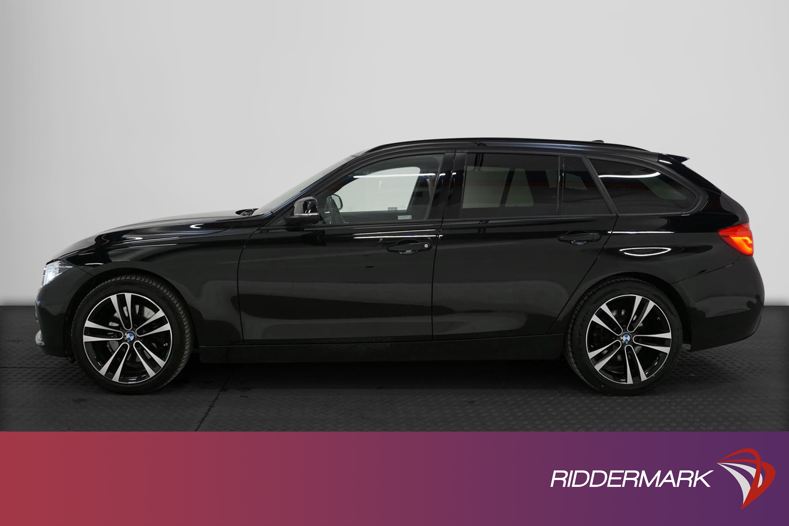 BMW 330i xDrive 252hk Touring