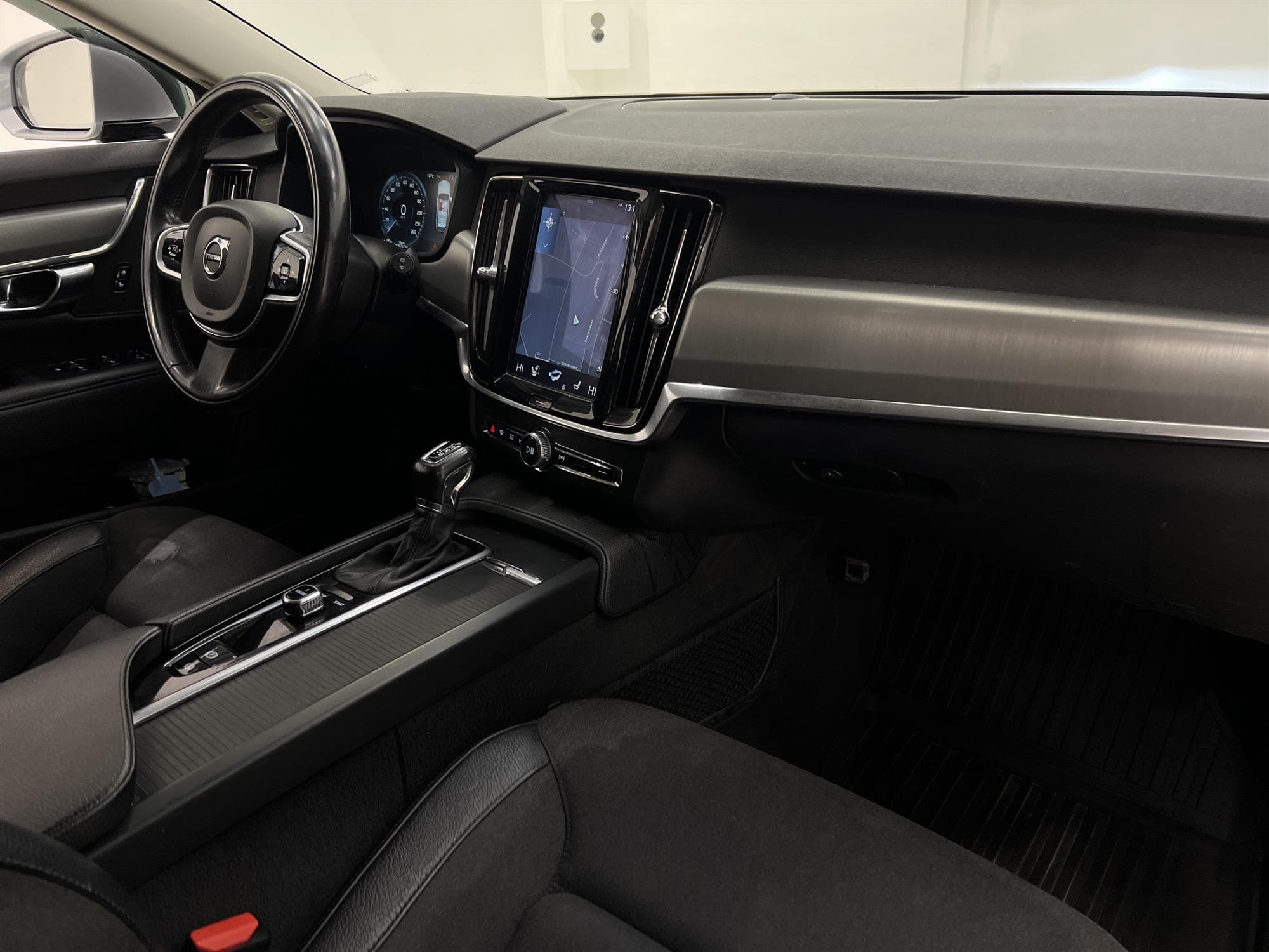 Volvo V90 D5 AWD 235hk Advanced VOC D-Värm Navi 0,49L/mil