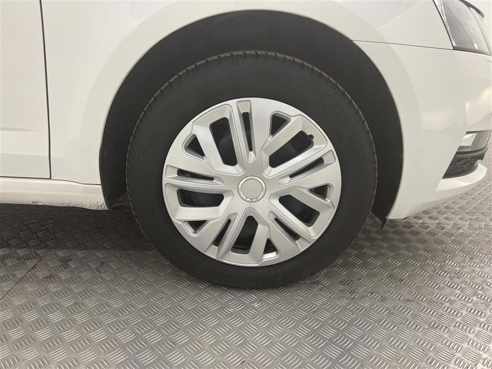 Skoda Octavia 2.0 TDI 150hk 4x4 M-värm Bluetooth 0.49l/milinteriör