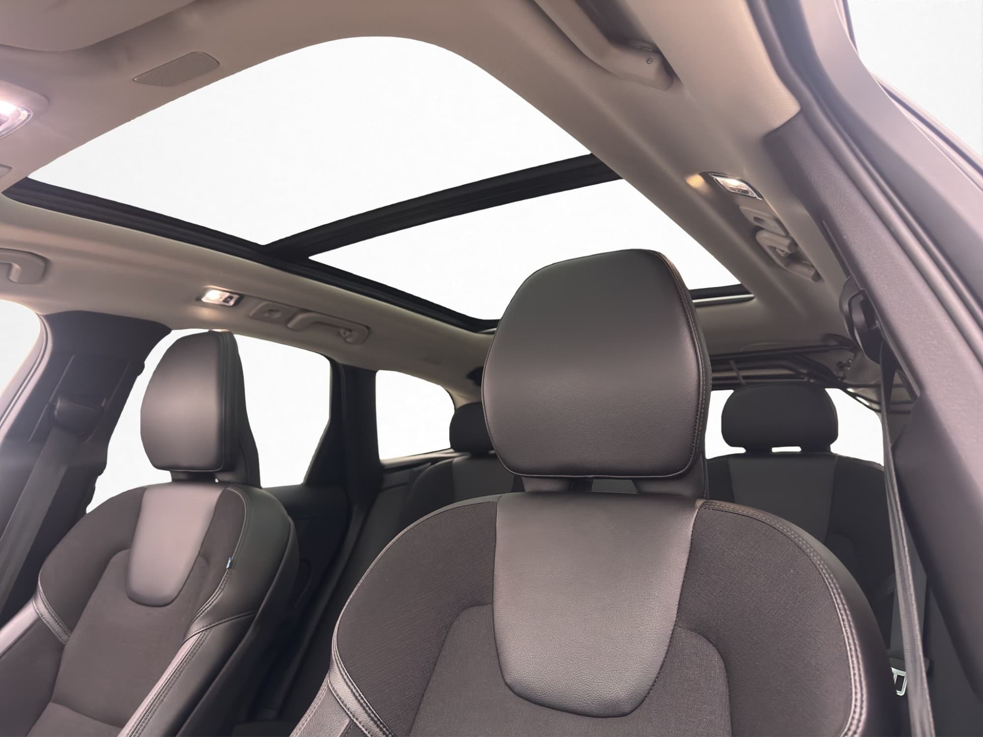 Volvo XC60 Recharge T6 AWD Inscription Ex Pano H/K Drag BLIS