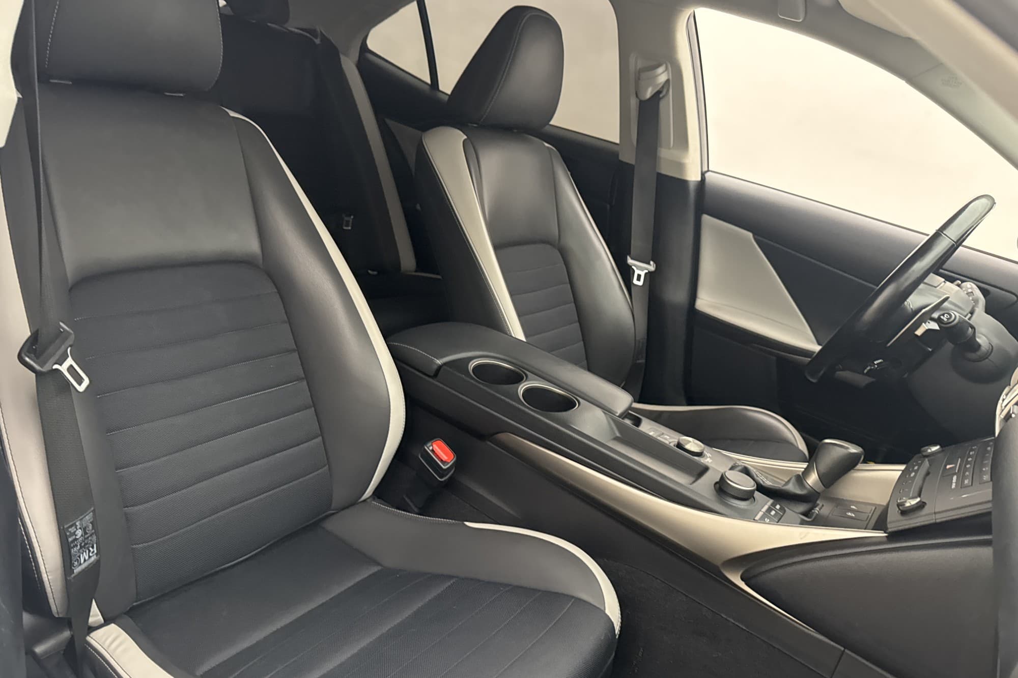 Lexus IS 300h 223hk Sport Kamera Farthållare