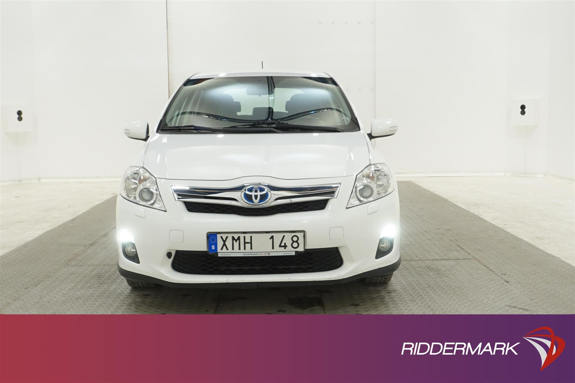 Toyota Auris Hybrid e-CVT 136hk