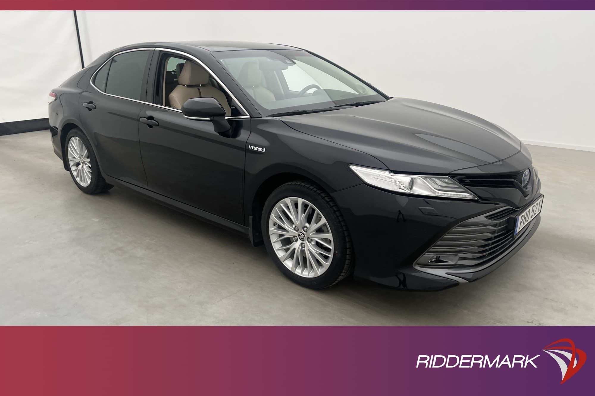 Toyota Camry Hybrid 218hk