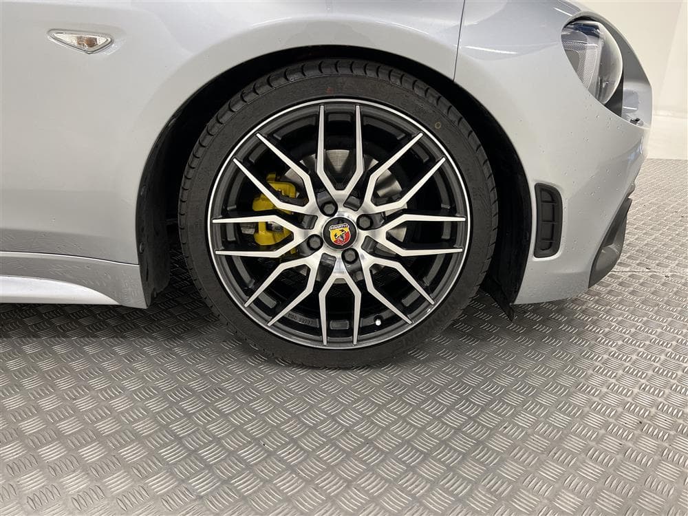 Fiat 124 Spider 1.4 "Abarth" Navi Skinn B-kamerainteriör