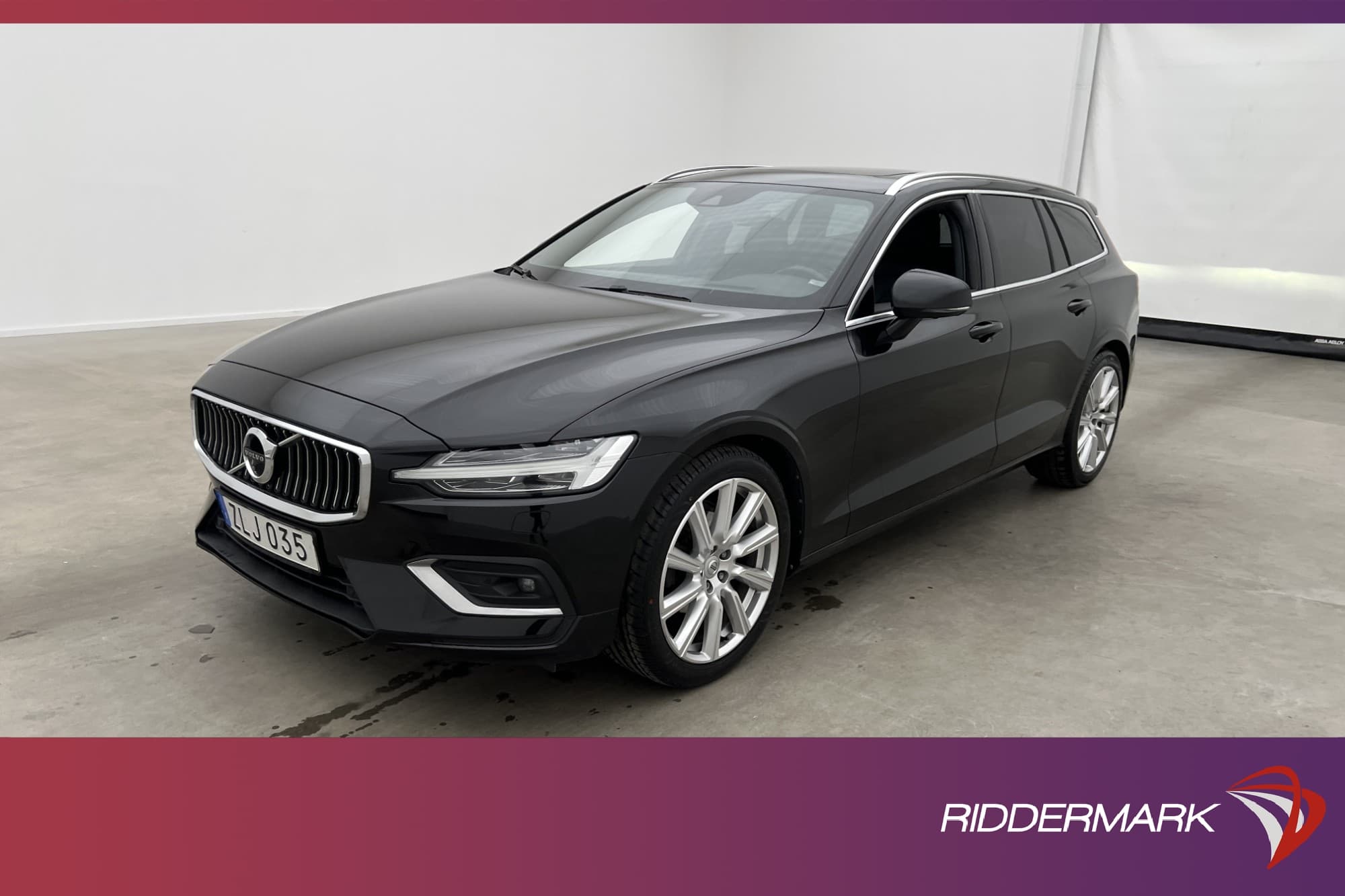 Volvo V60 D4 Inscription VOC H/K Pano Värm HUD 360 Navi Drag