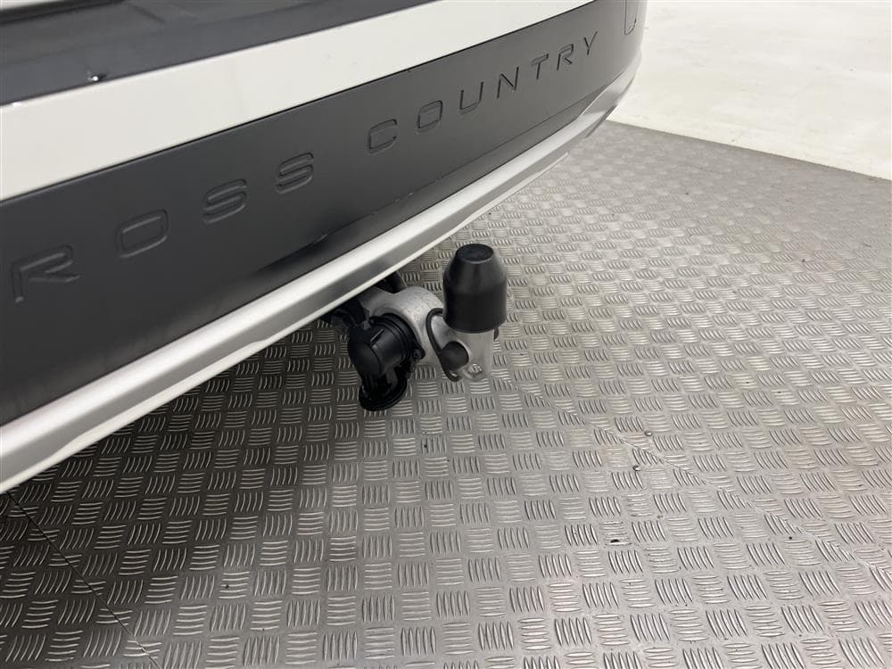 Volvo V90 Cross Country D4 AWD Pro VOC Värmare Navi Drag