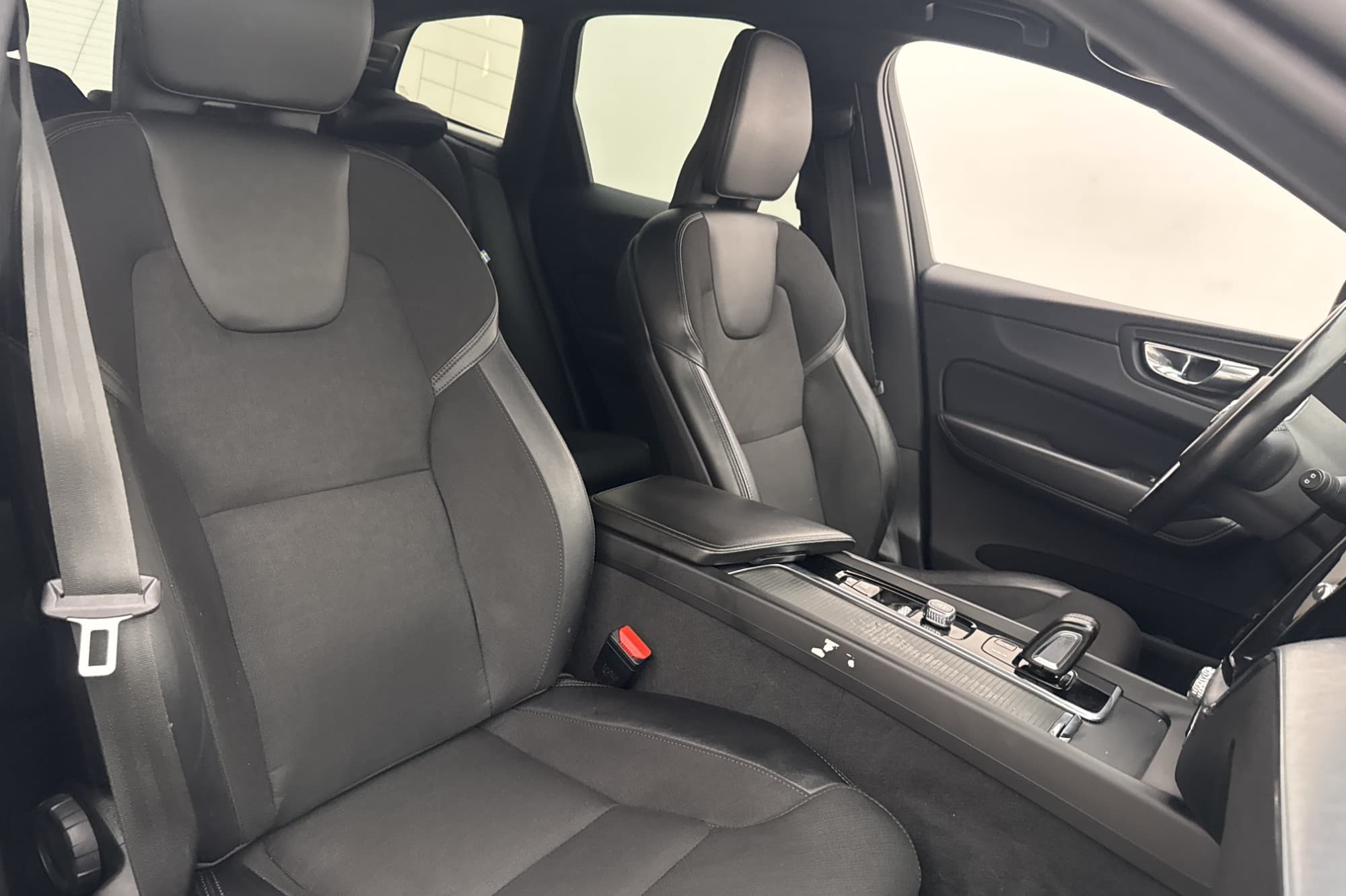 Volvo XC60 B4 AWD Adv Edt VOC D-Värm BLIS Dragkrok Kamera