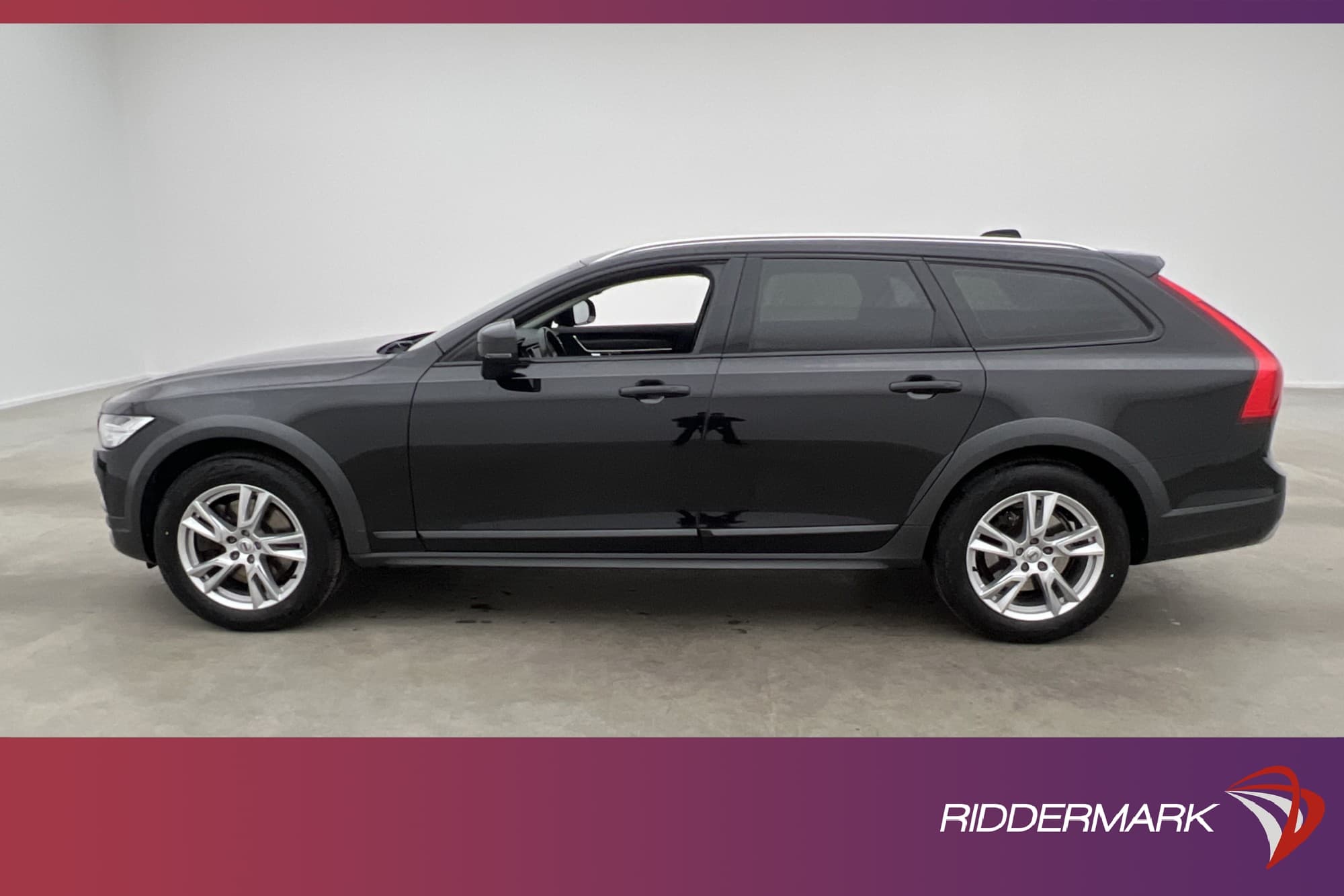 Volvo V90 Cross Country D4 AWD Plus Värm VOC Skinn Kamera