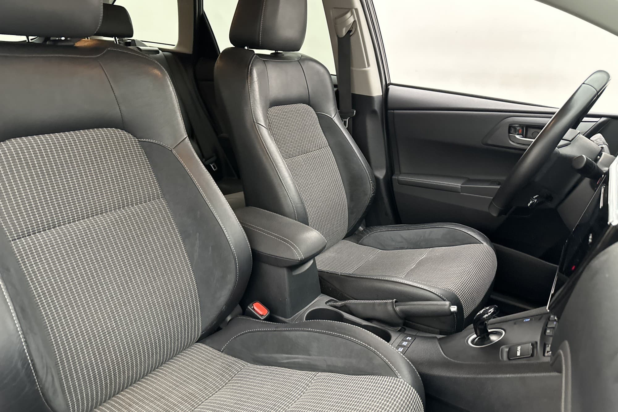 Toyota Auris Touring Sports Hybrid Executive Kamera Navi