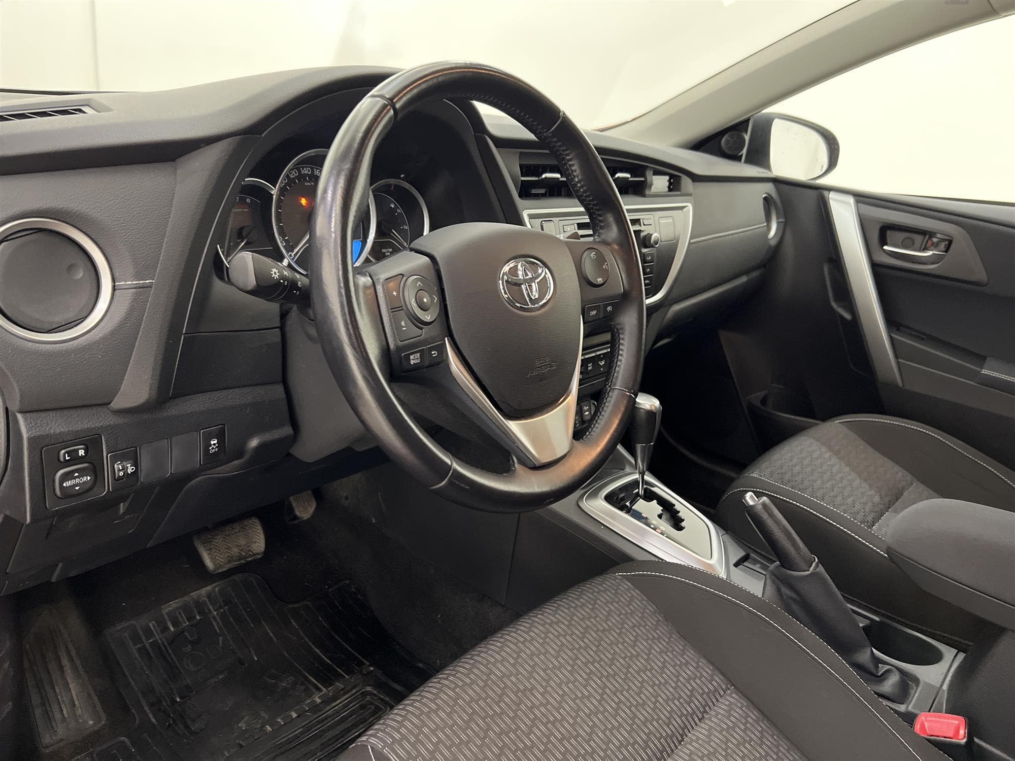 Toyota  Auris 1.6 132hk 1 Brukare M&K-Värm B-Kam 0,57L/mil