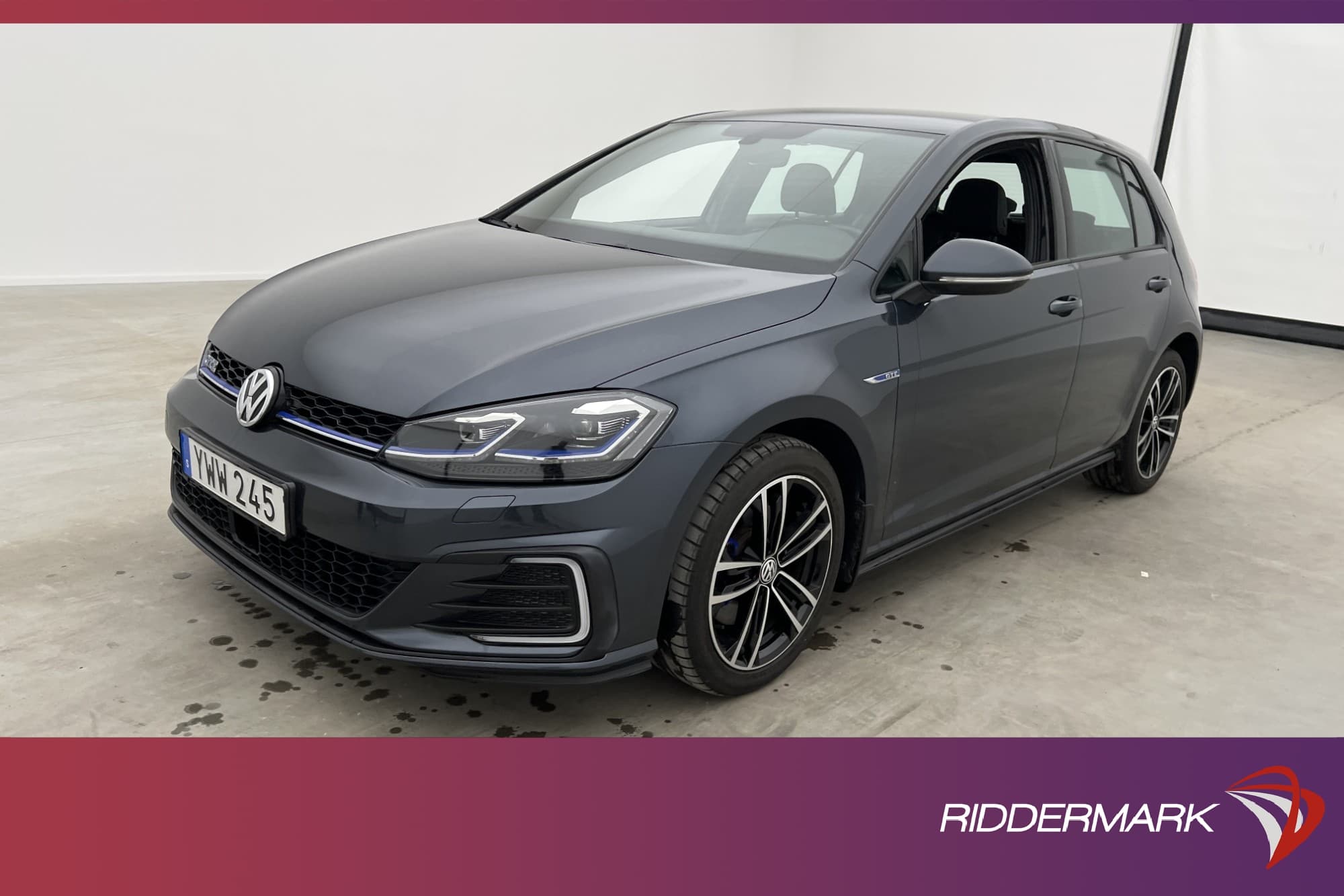 Volkswagen Golf GTE 204hk