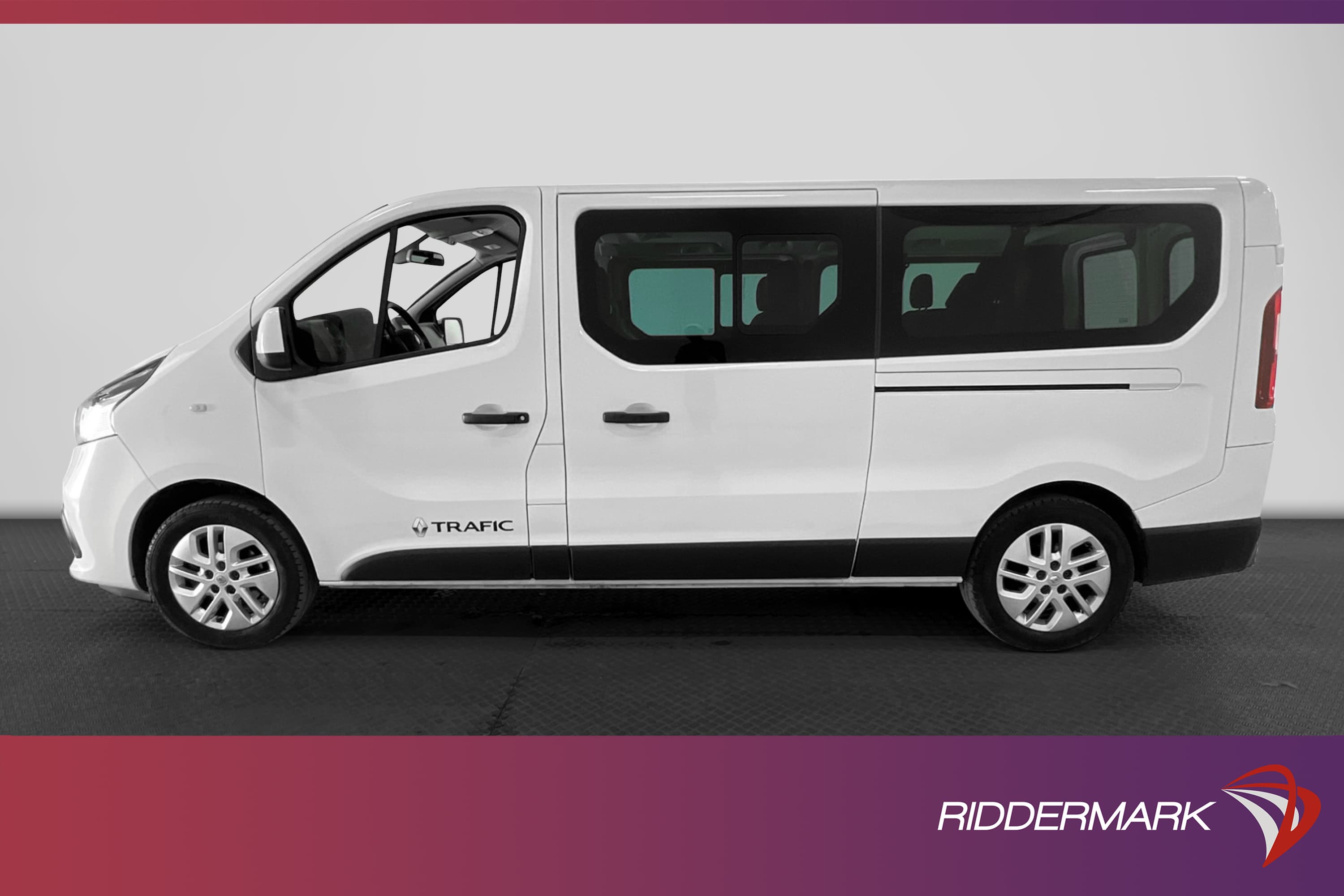 Renault Trafic Kombi Lång 125hk Värmare Dragkrok 9-Sits 