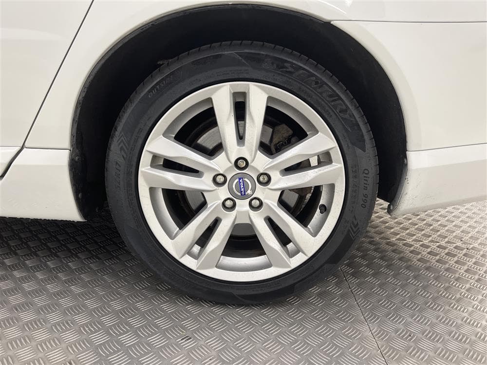 Volvo V70 D4 AWD 163hk VOC D-Värmare Drag Skinn Takluckainteriör