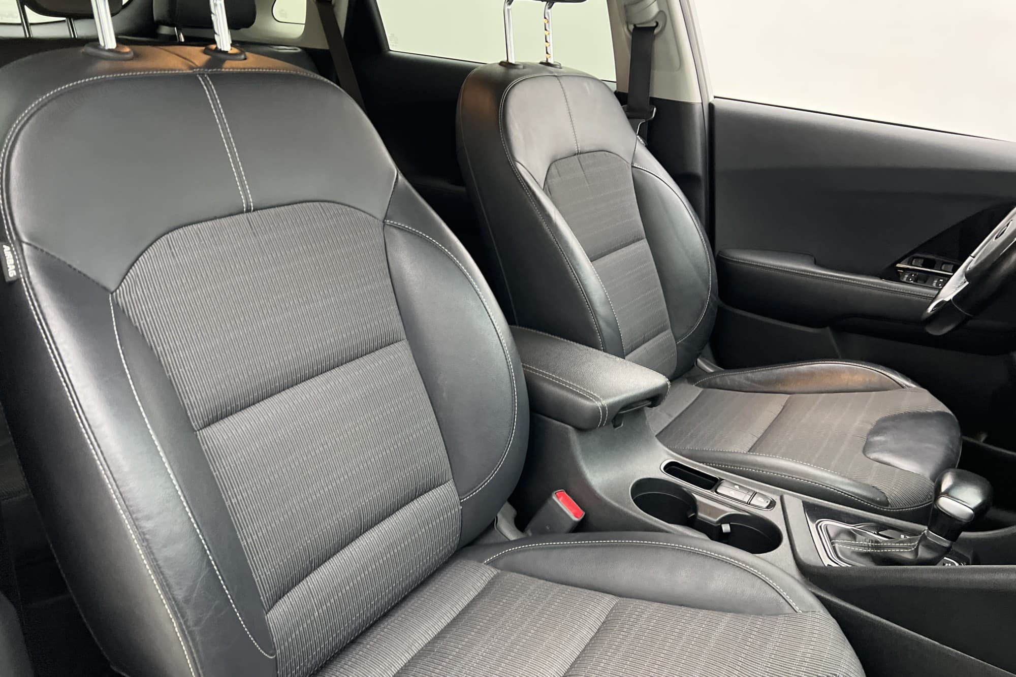 Kia Niro Hybrid DCT 141hk Advance Plus Kamera Navi Carplay