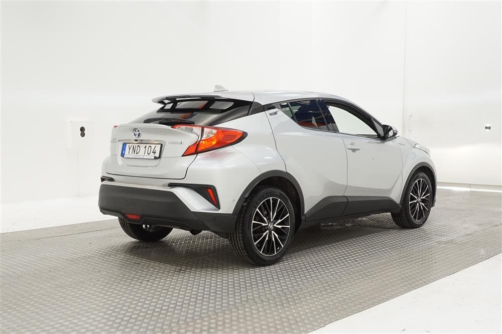 Toyota C-HR 1.8 HSD 122hk Executive JBL Låg Skatt 0,41L/mil
