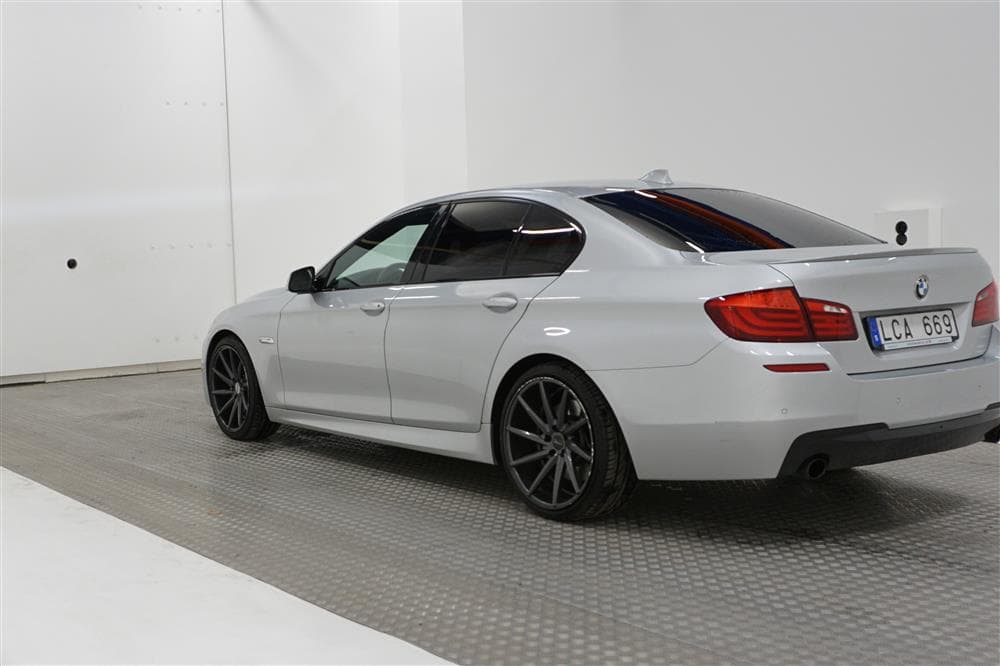 BMW 535d Sedan 299hk M-Sport M-värm Hifi Navi Skinn exteriör