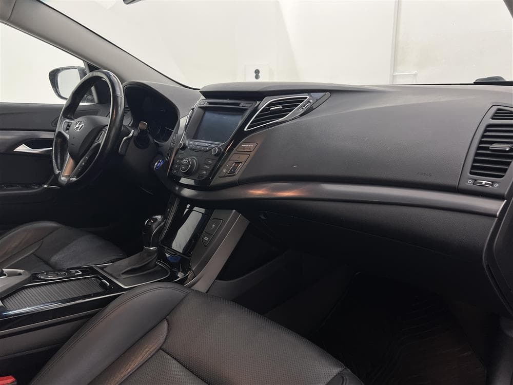 Hyundai i40 1.7 D Kombi 141hk D-värm Pano Skinn CarPlayinteriör