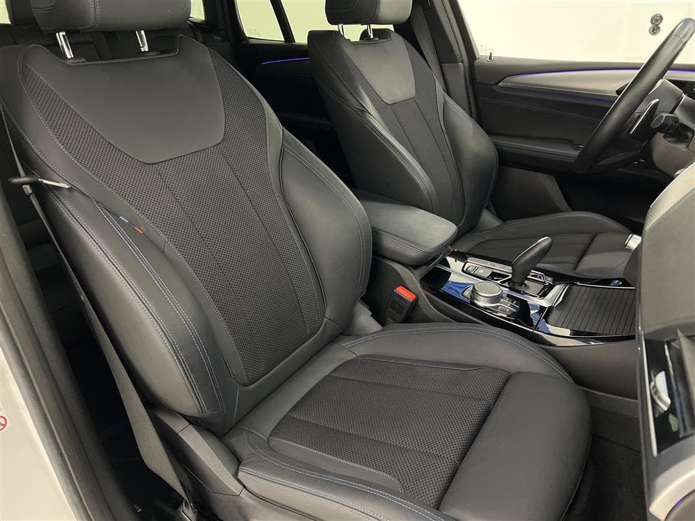BMW X3 xDrive20d 190hk M Sport 360° D-värm HUD Navi Drag