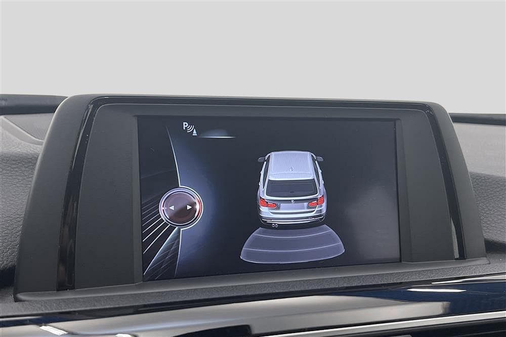 BMW 318d Touring 150hk PDC Hifi 0,39L/milinteriör