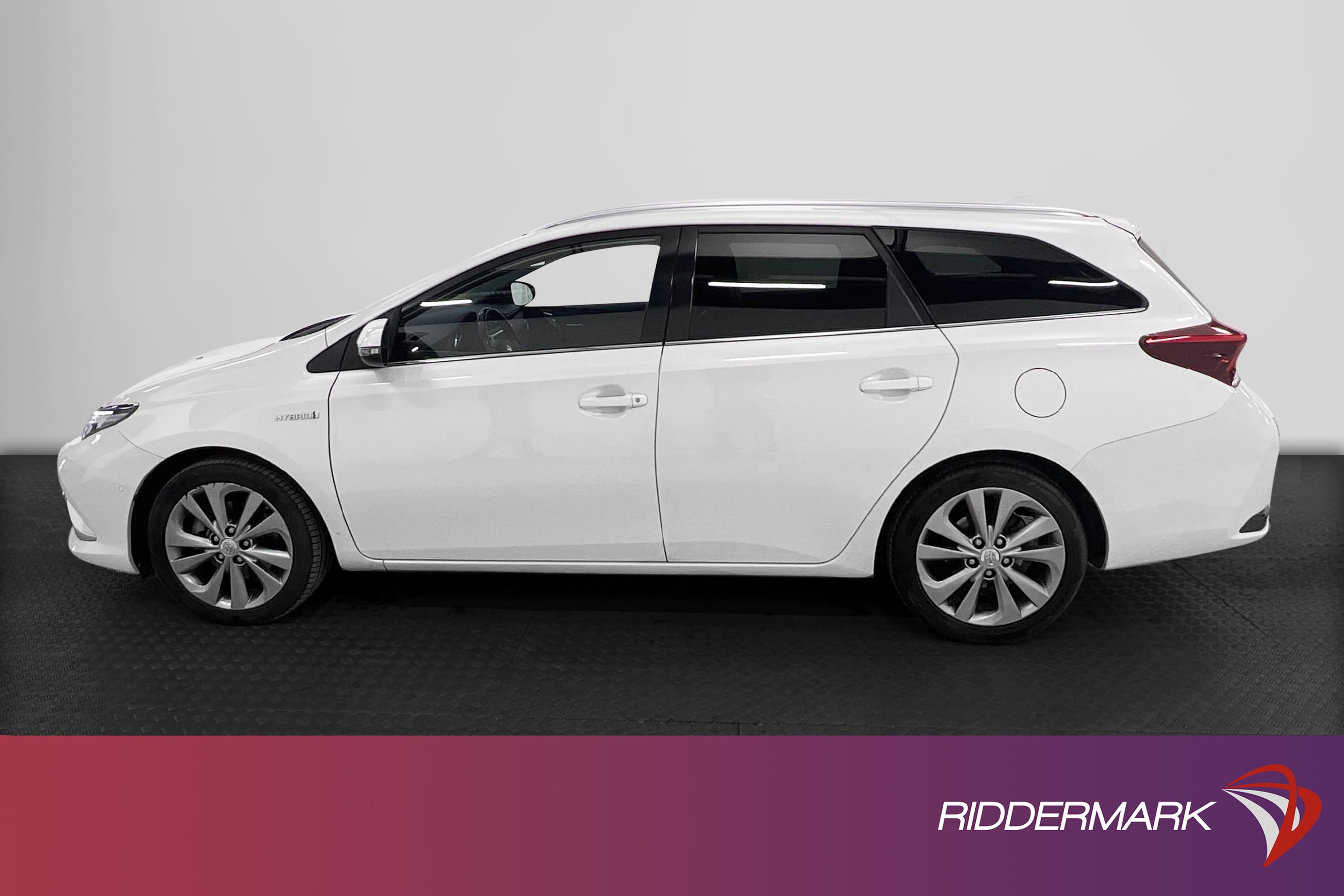 Toyota Auris TS Hybrid e-CVT 136hk
