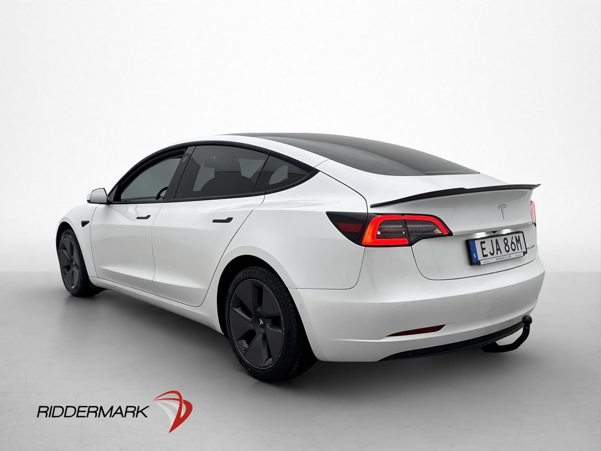 Tesla Model 3 Long Range AWD Autopilot Drag Svensksåld