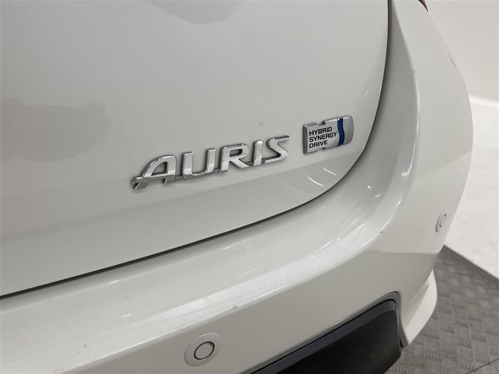 Toyota  Auris Hybrid e-CVT 136hk  M-Värm Pano Navi B-Kamera