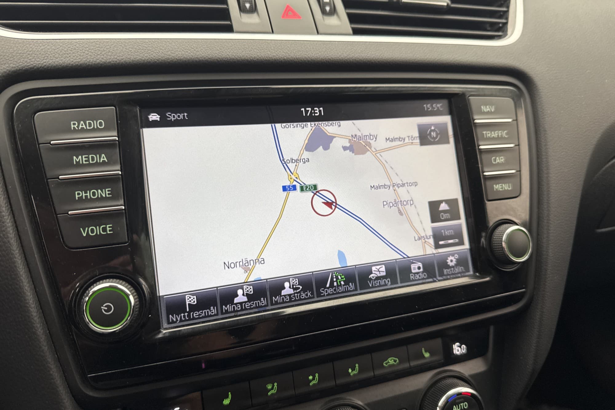 Skoda Octavia Kombi TDI 4x4 150hk D-Värm Navi Sensorer Drag