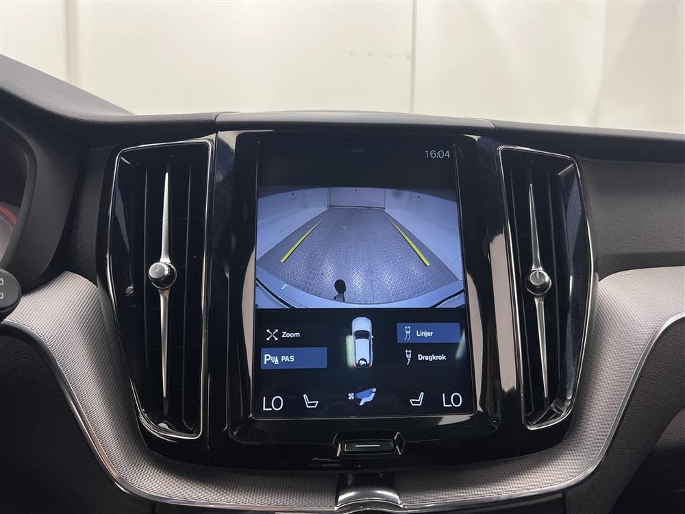 Volvo XC60 T8 AWD TwEn 407hk R-Design Pano Drag Backkamerainteriör