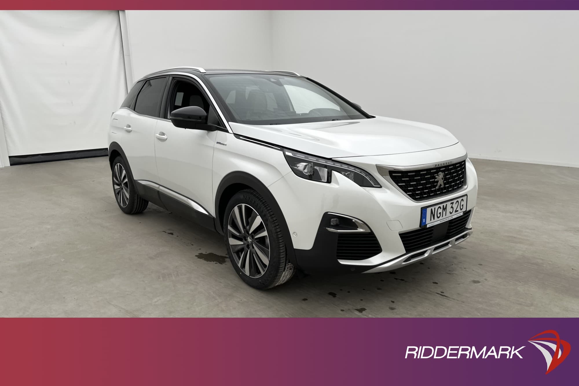 Peugeot 3008 GT HYBRID4 Plug-in AWD 300hk Värmare Drag MOMS