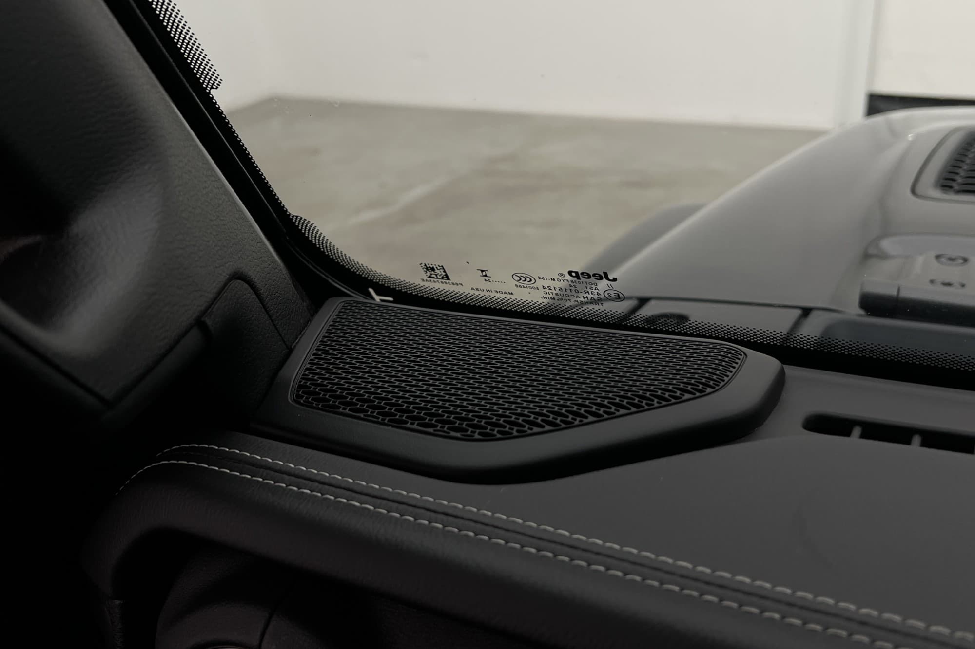 Jeep Wrangler Unlimited 4xe SAHARA Hardtop Alpine Läder Drag