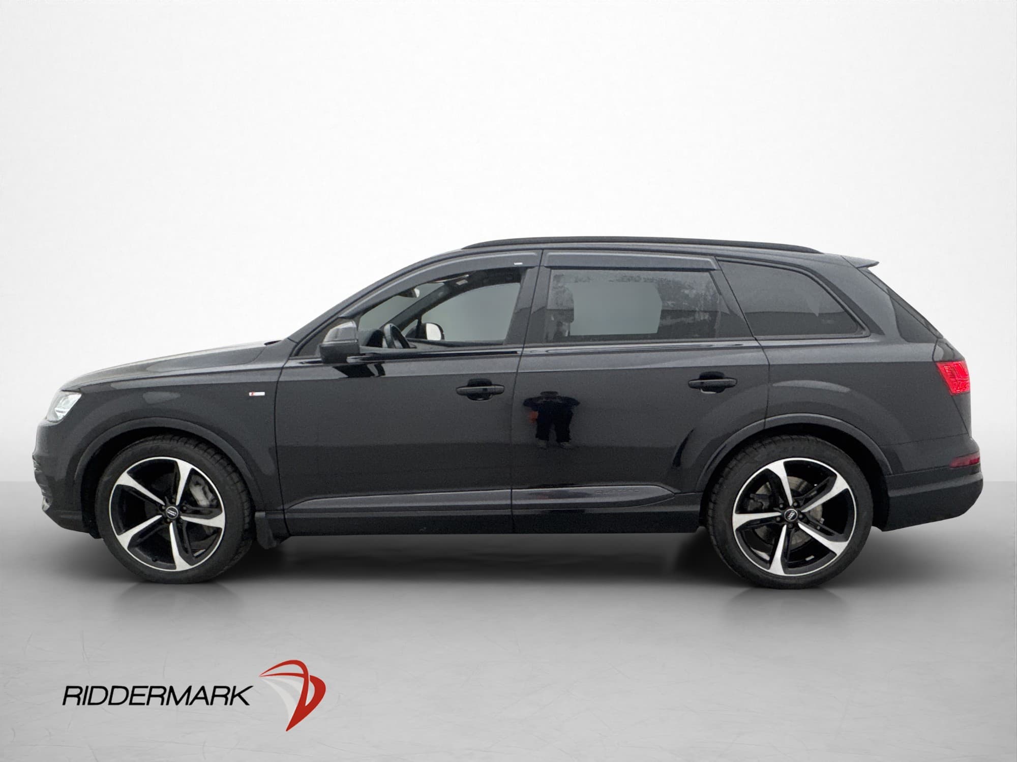 Audi Q7 3.0 TDI S Line 7-Sits Pano BOSE Värmare Luft-Fj Drag