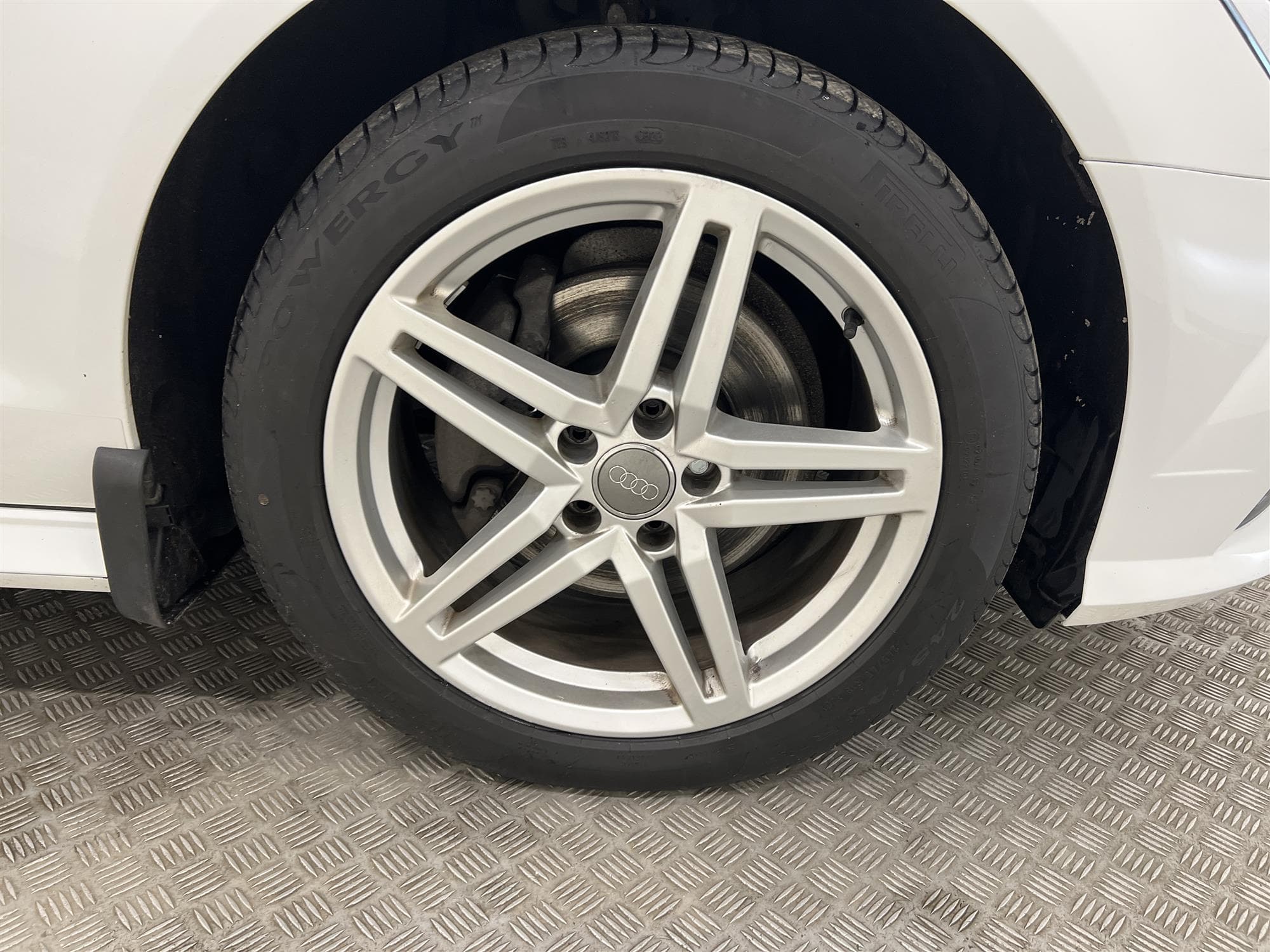 Audi A6  2.0 TDI Quattro 190hk  D-Värm Drag Navi 0,52L/mil