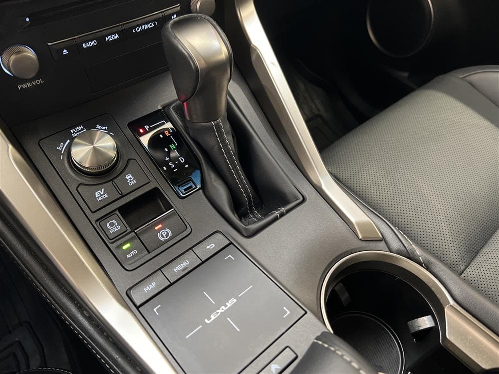 Lexus NX 300h 197hk AWD Executive Skinn B-Kam Navi 0,59l/milinteriör