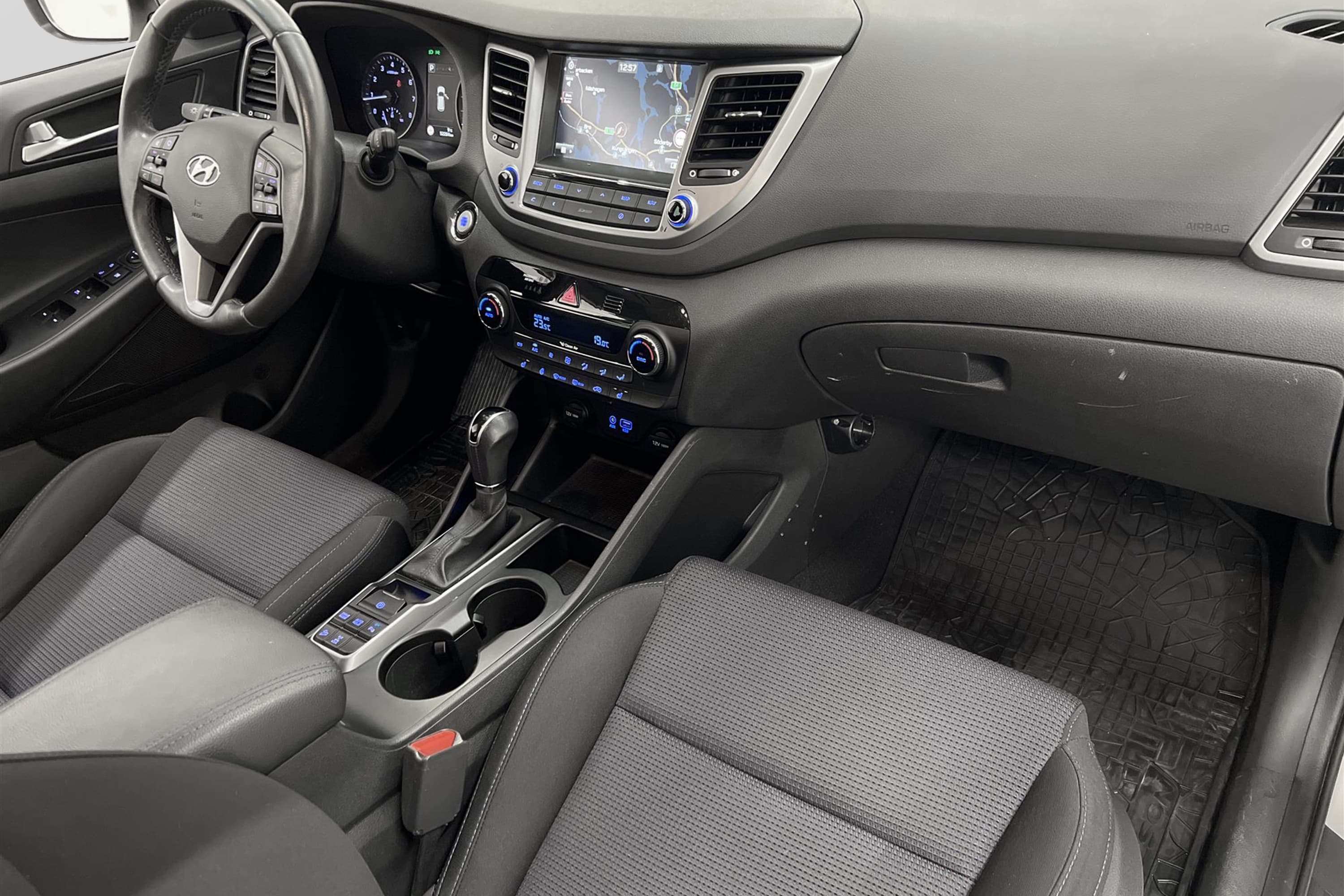 Hyundai Tucson 1.6 T-GDI 4WD 177hk Kamera Navi Välservad