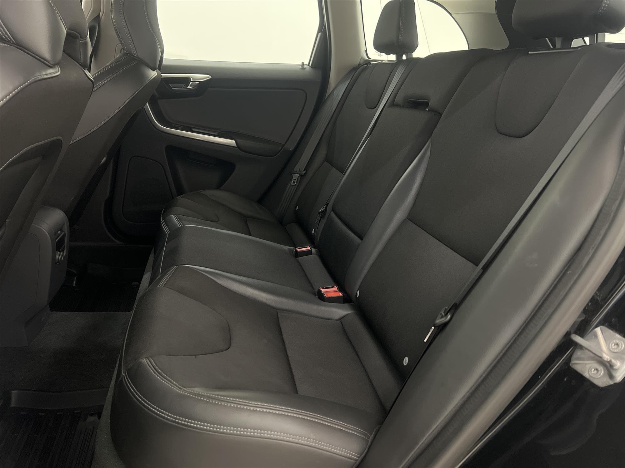 Volvo XC60 D4 AWD 190hk M-Värm D-Värm Drag BLIS Adaptiv 