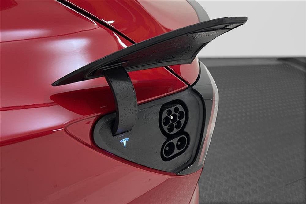 Tesla Model 3 Performance AWD 510hk Ljus interiör Svensksåldinteriör