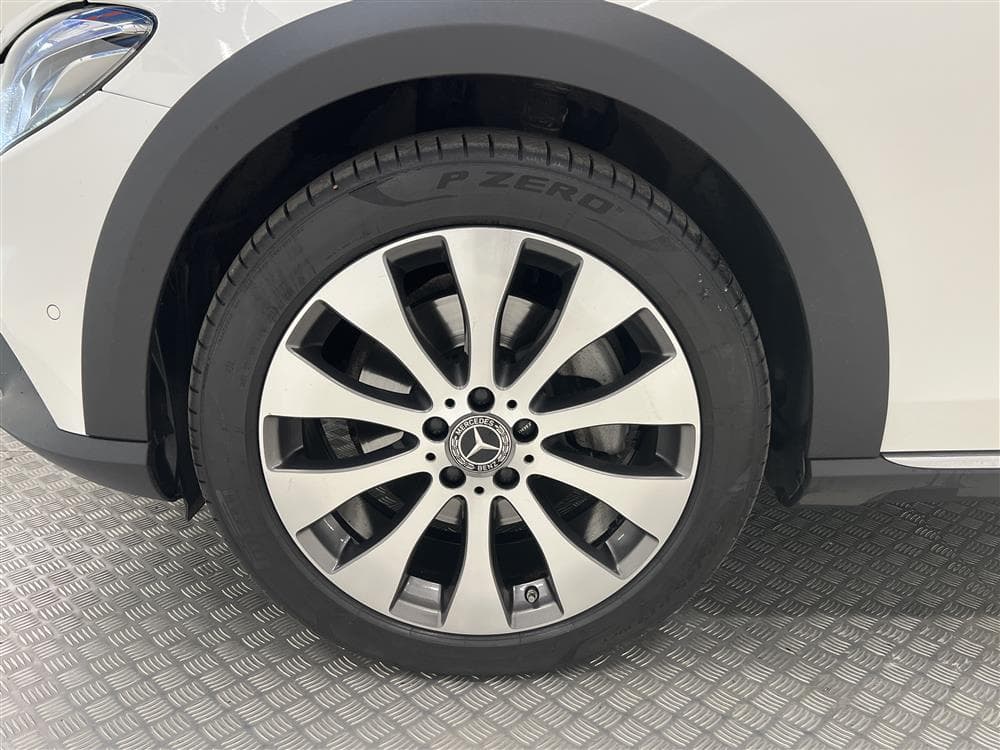 Mercedes-Benz E 220 d 4M All-T Burmester 360° Drag Värmareinteriör