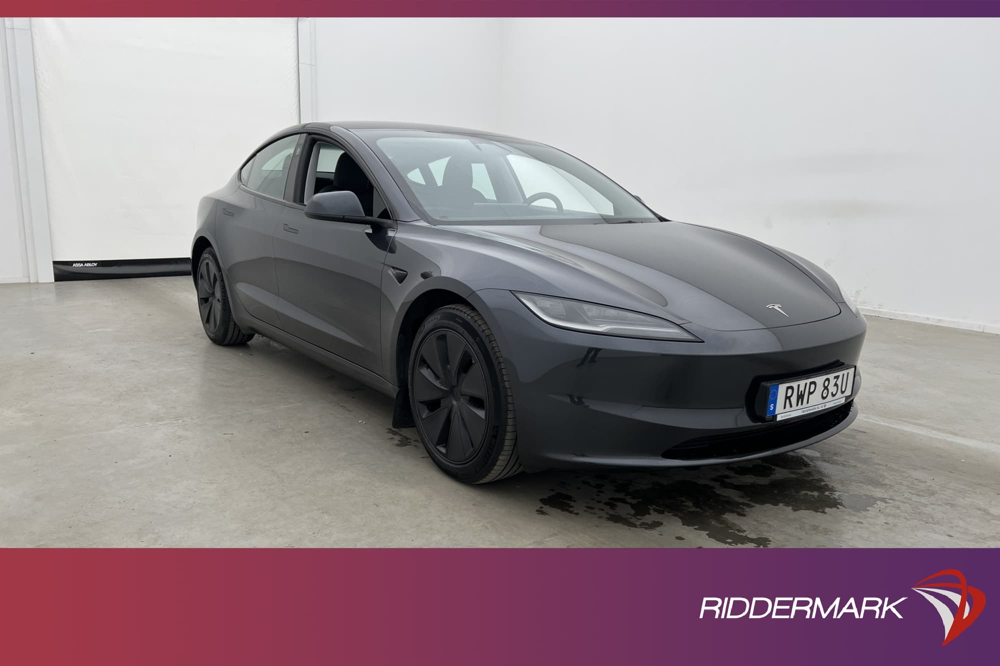 Tesla Model 3 Long Range AWD Svensksåld Autopilot MOMS