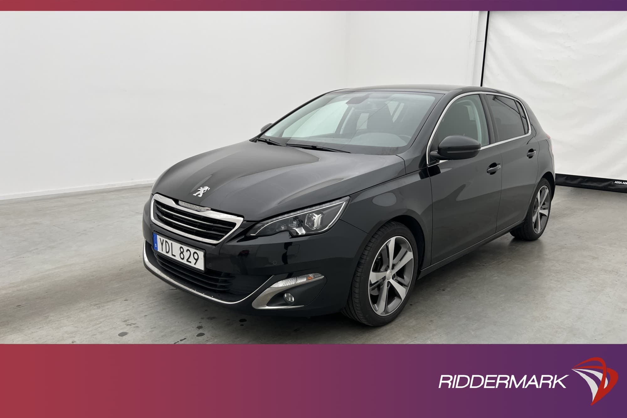 Peugeot 308 1.2 e-THP 130hk