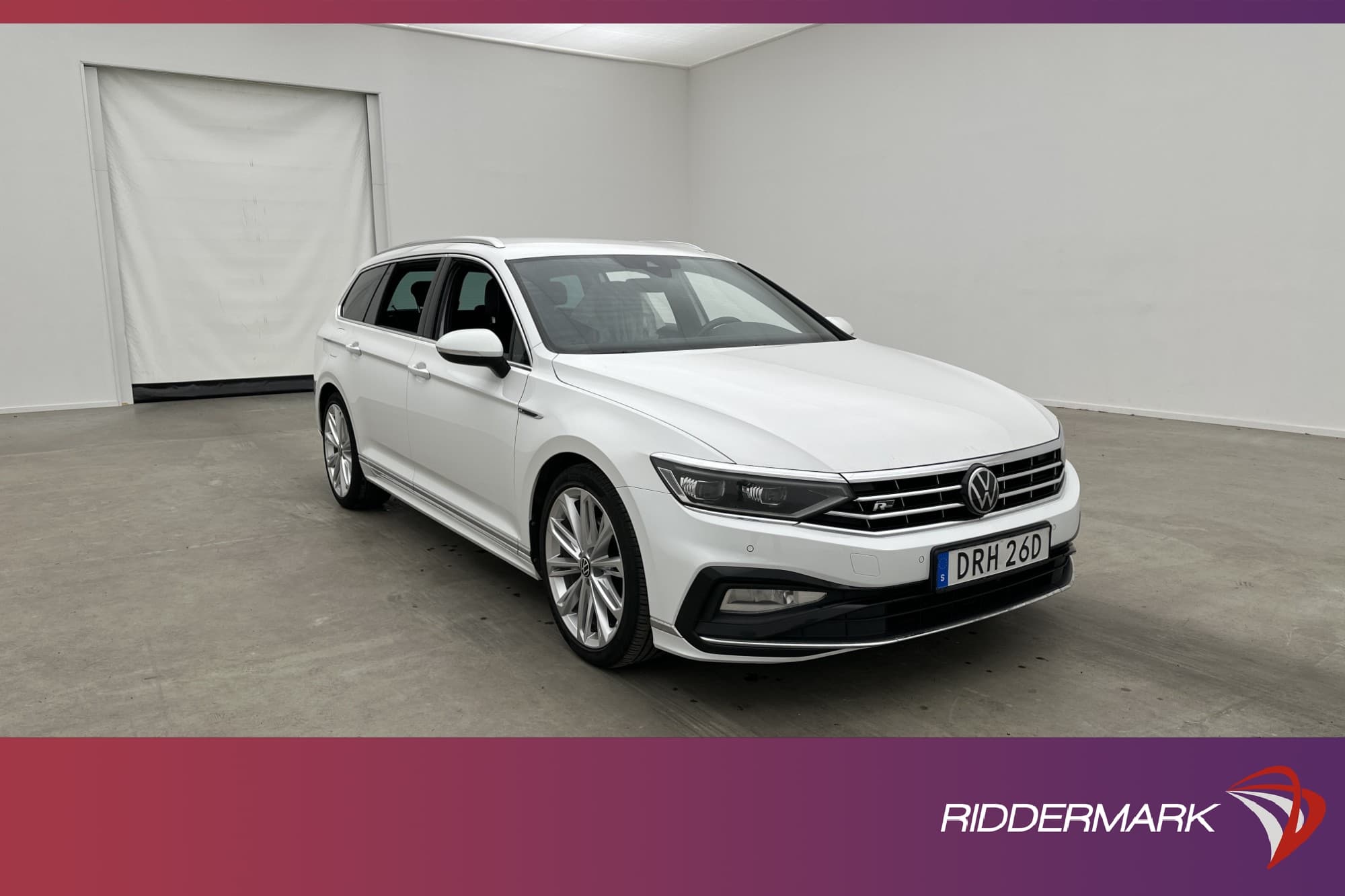 Volkswagen Passat TDI 4M R-Line Cockpit Värmare CarPlay Drag