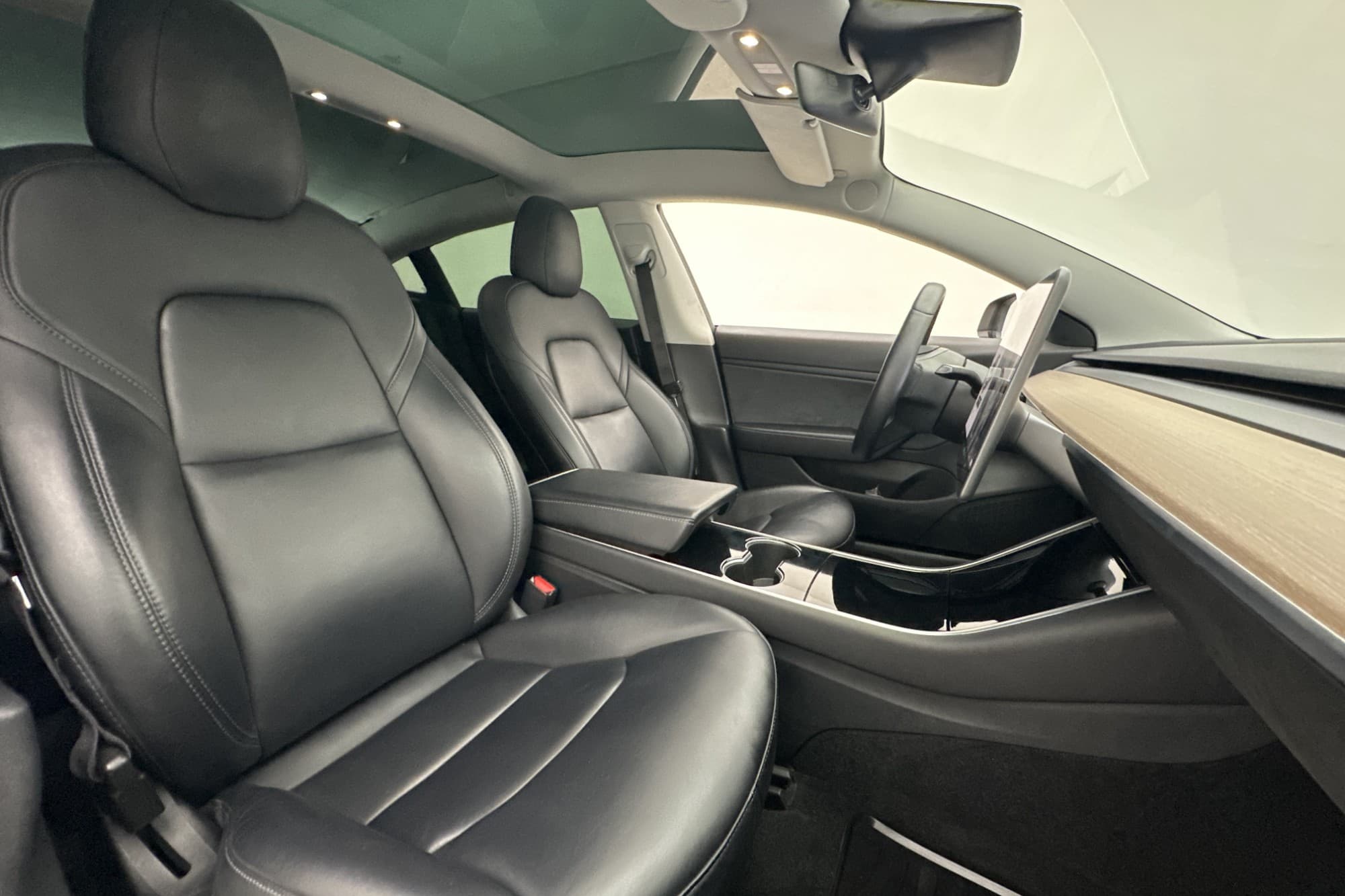 Tesla Model 3 Long Range AWD Autopilot Dragkrok Svensksåld