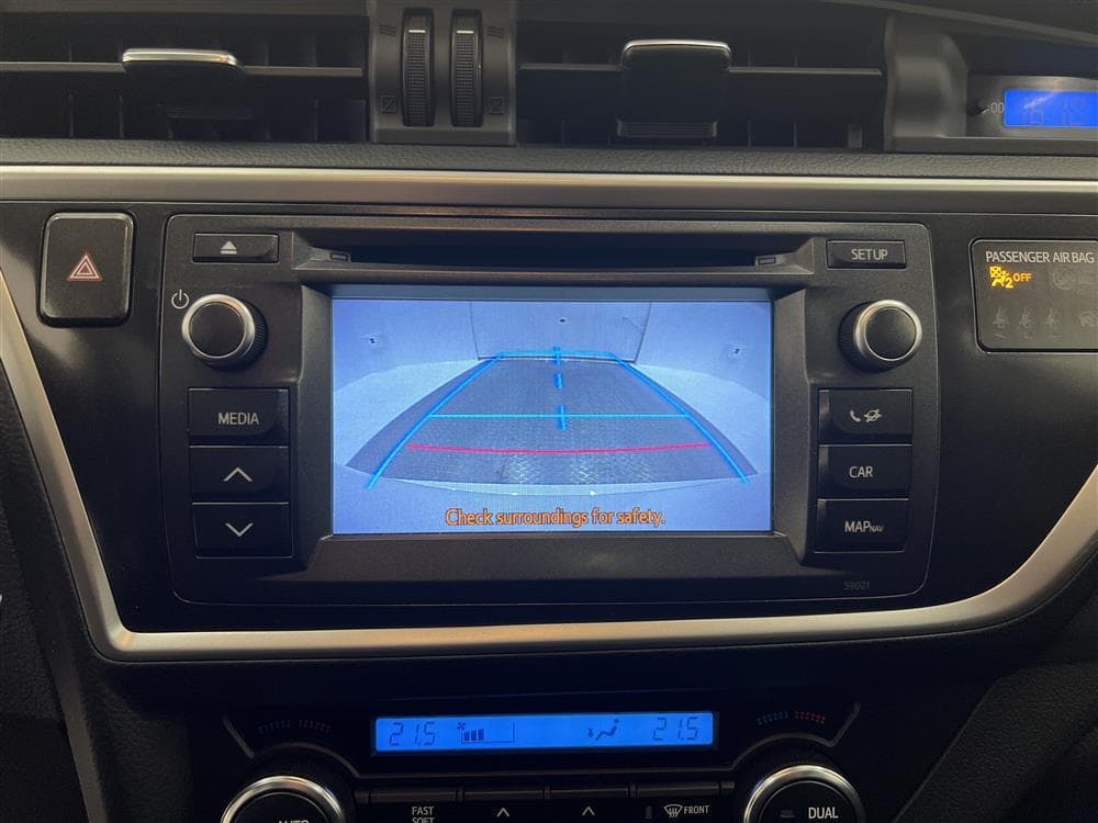Toyota  Auris Hybrid e-CVT 136hk  M-Värm Pano Navi B-Kamera