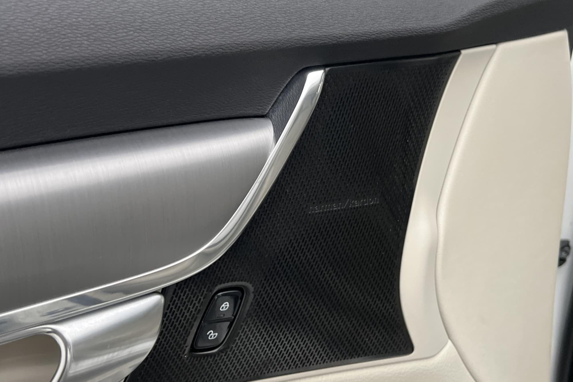 Volvo V90 Recharge T8 Advanced Pano Värmare H/K Drag Kamera