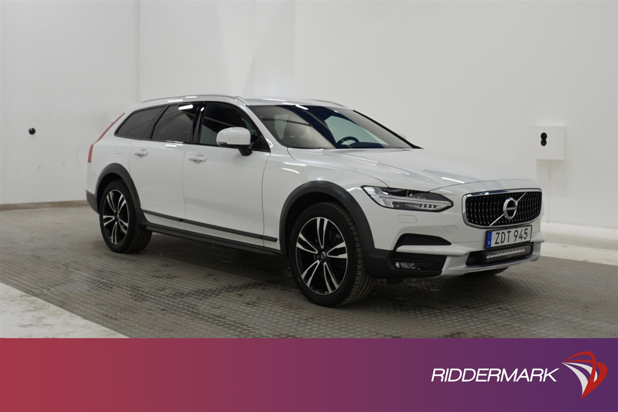 Volvo V90 Cross Country D4 AWD Pro