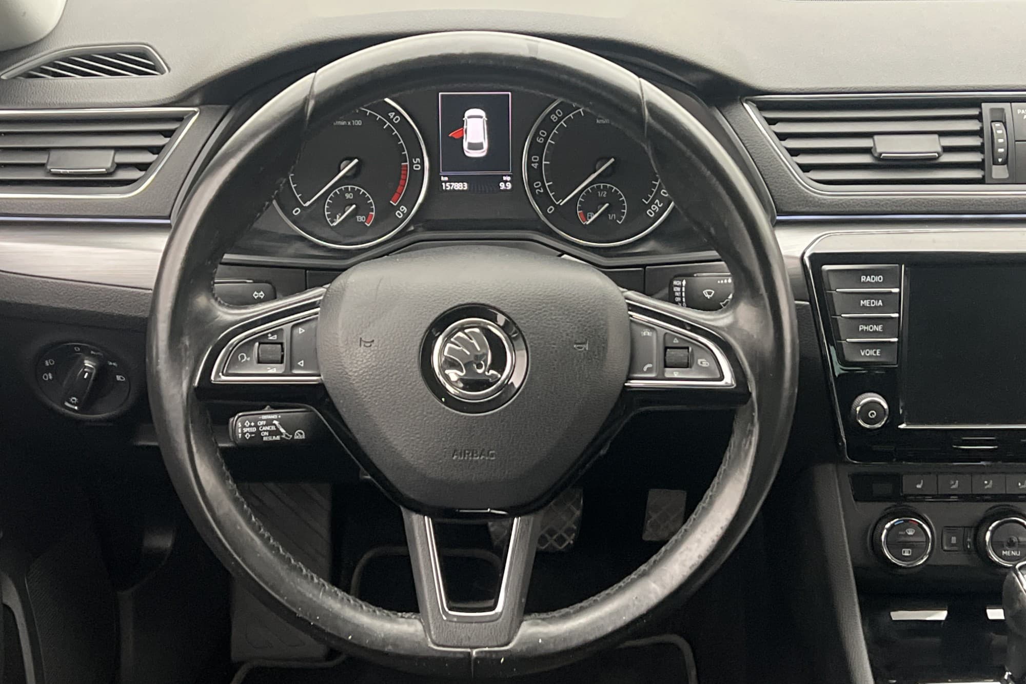 Skoda Superb Kombi TDI 4x4 Business Canton Värm Elstol Drag