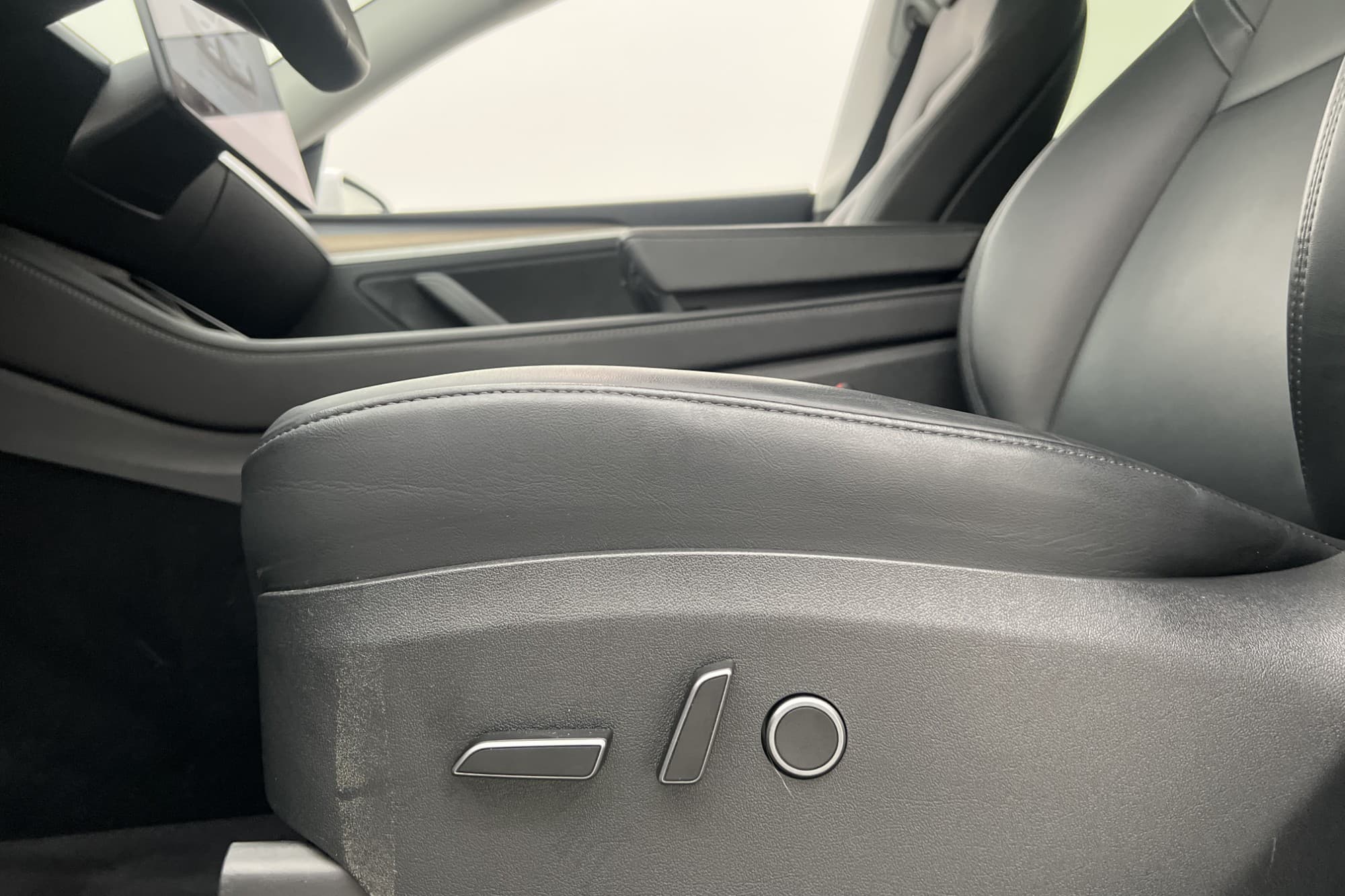 Tesla Model Y Long Range AWD Autopilot Svensksåld Drag MOMS