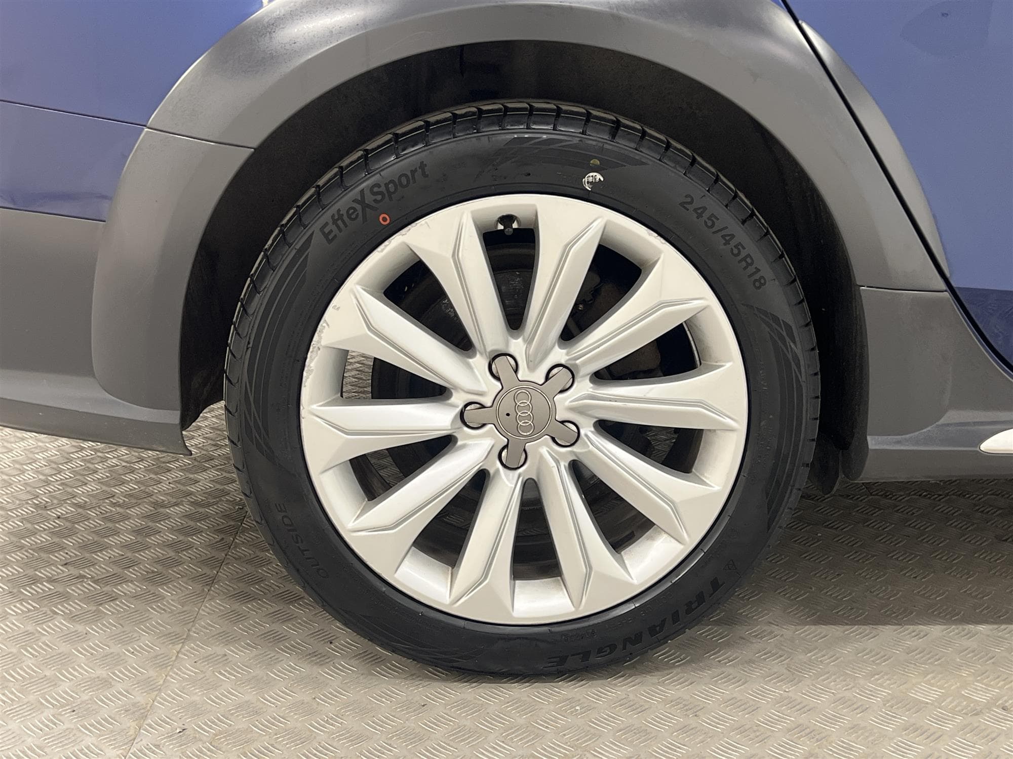 Audi A4 allroad quattro 2.0 TDI 190hk  Dragkrok PDC Nyservad