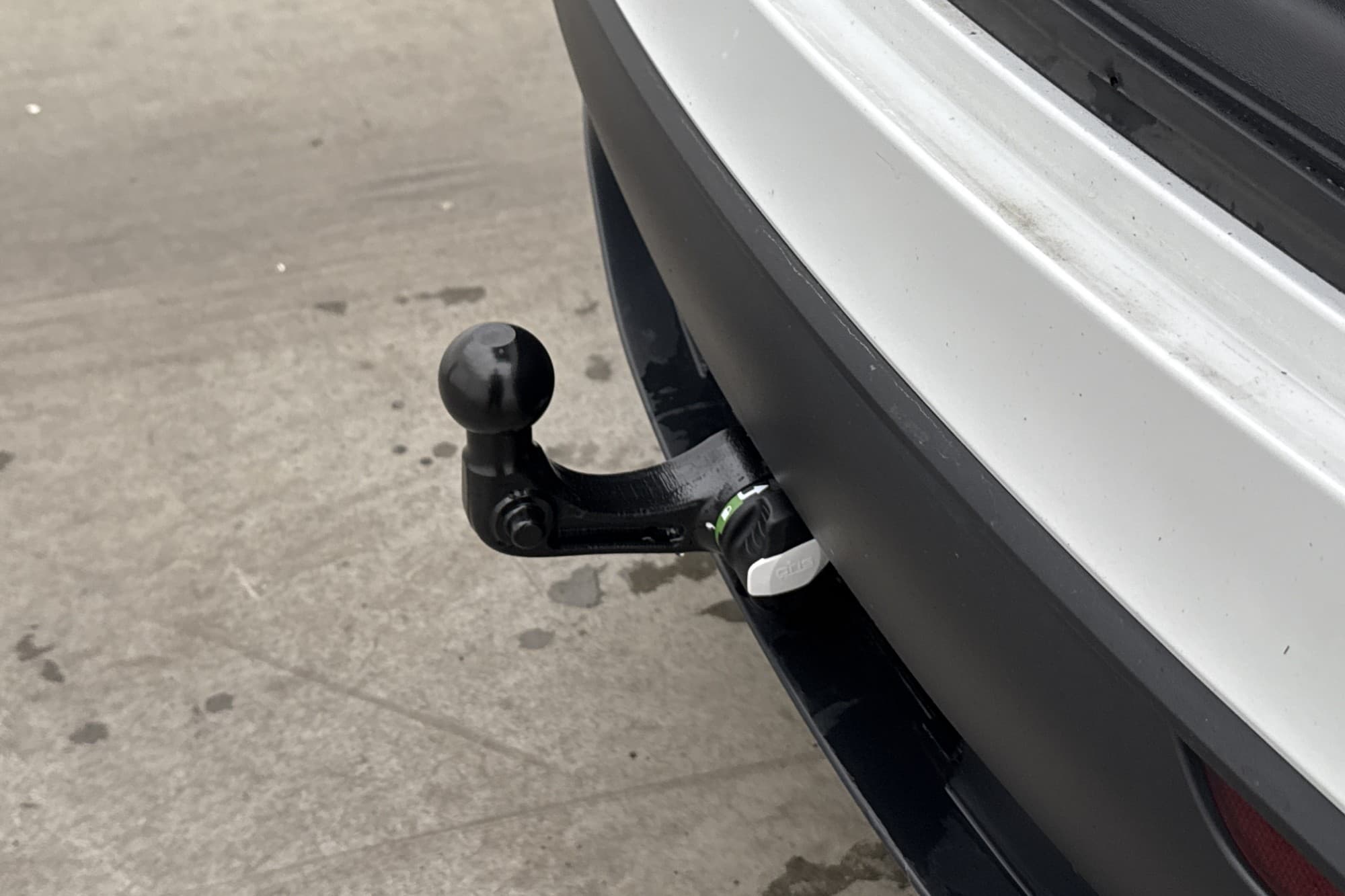 Tesla Model Y Long Range AWD Dragkrok En-Brukare MOMS