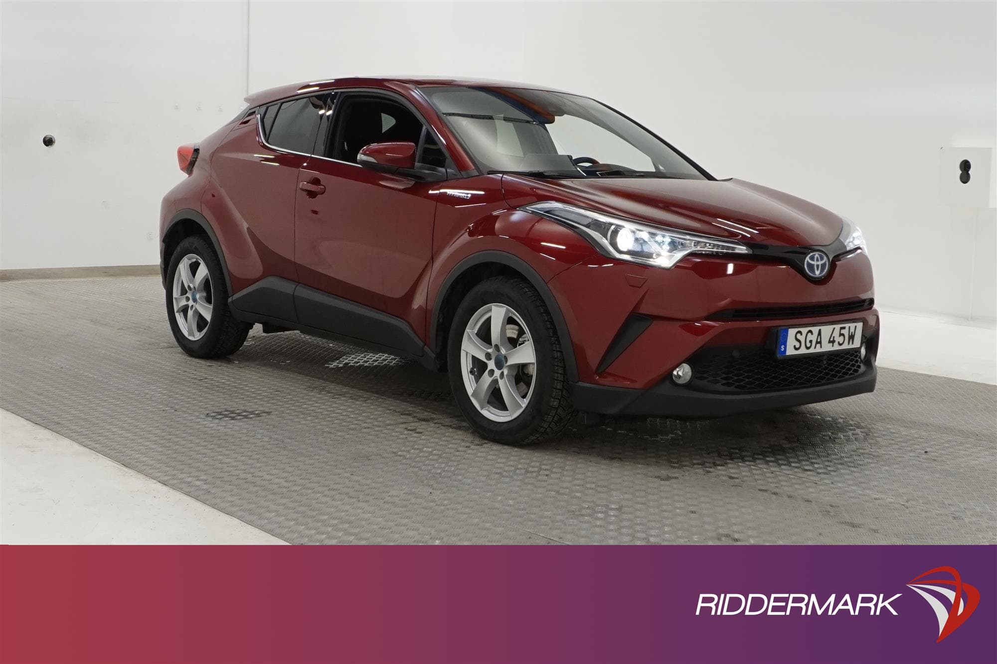 Toyota C-HR Hybrid 122hk
