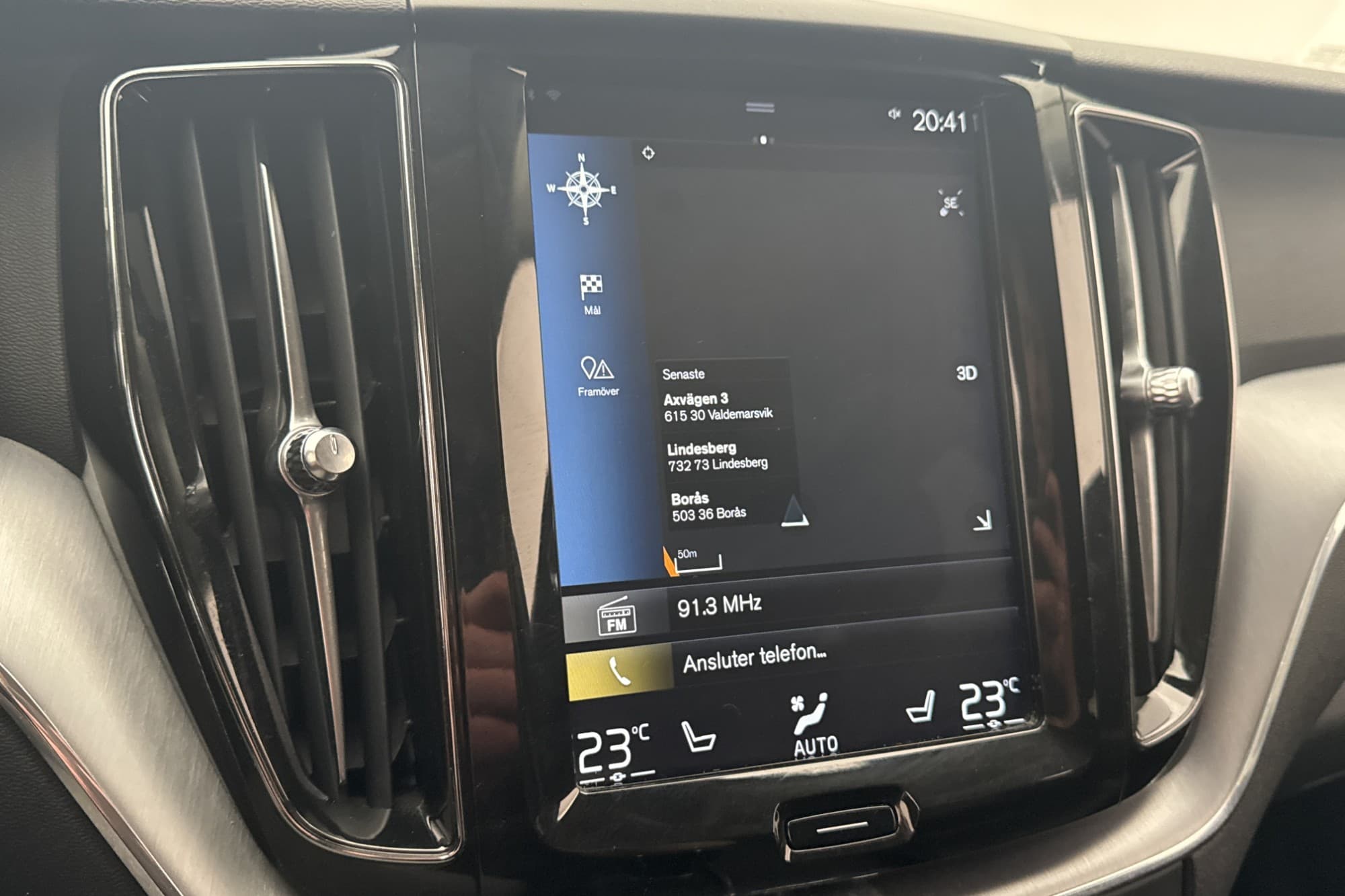 Volvo XC60 T5 AWD 250hk Momentum Skinn BLIS Navi P-Sensorer
